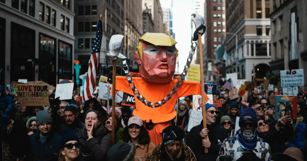 ABD’de milyonlarca kişi sokağa çıktı. Trump’a karşı "Krallara Hayır" protestosu