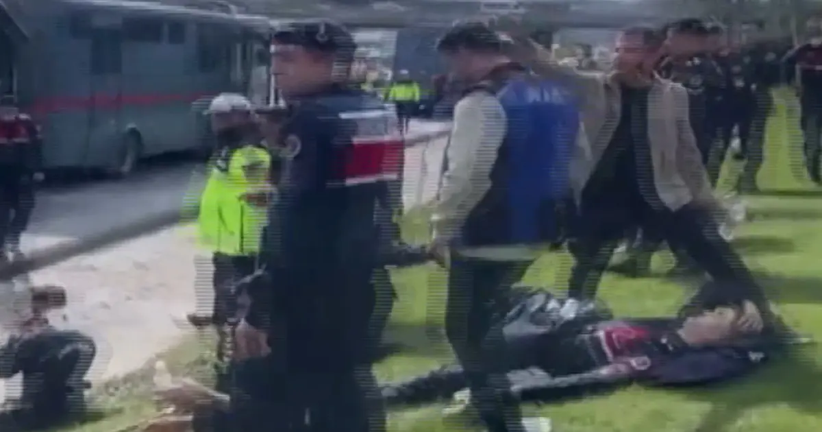 Cezaevi araçları TEM’de kaza yaptı: 15 yaralı