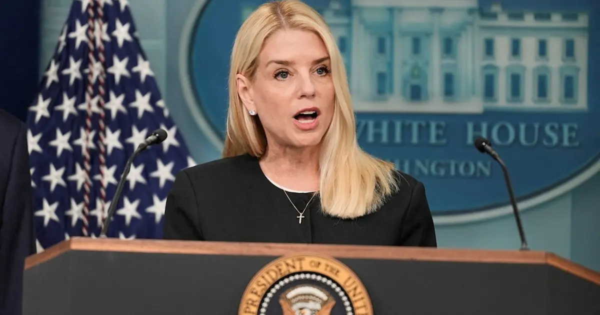 Trump, Adalet Bakanı Pam Bondi’yi görevden aldı