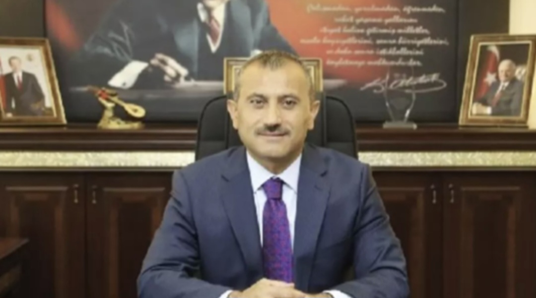 ​ESKİ VALİ TUNCAY SONEL GÖZALTINA ALINDI: SAVCILIKTAN İDARİ İŞLEM TALEBİ!