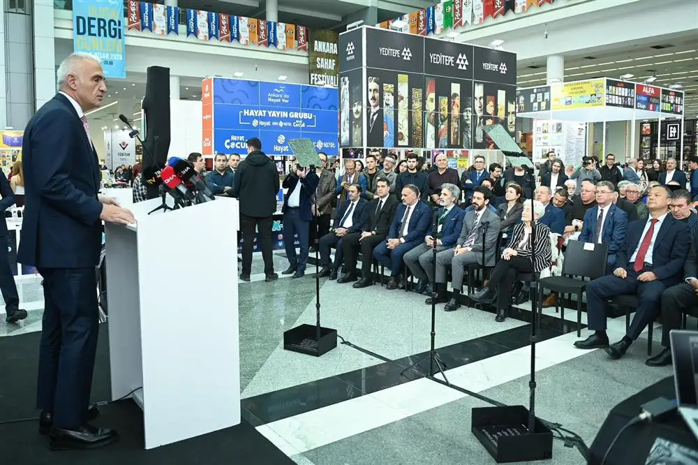 “1.300 halk kütüphanesiyle 800 bin metrekareye ulaşarak rekor kırdık”