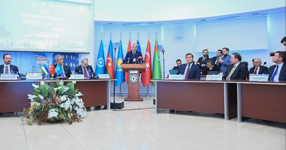 Bakan Ersoy’dan dijital çağ uyarısı. Gönüllü kültürel yozlaşmaya dikkat çekti