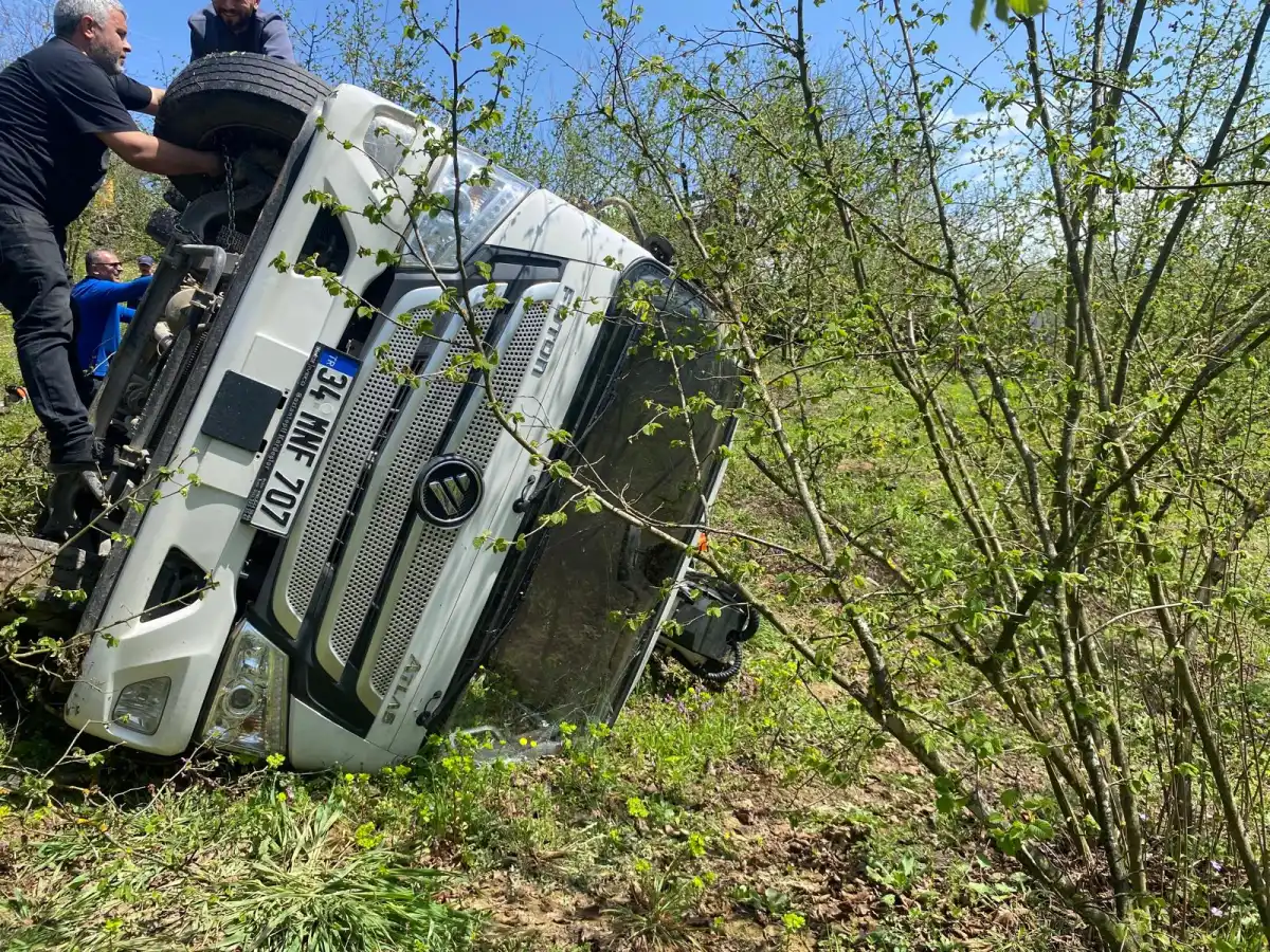 Düzce’de SEDAŞ’a ait Vinç aracı 7 takla attı