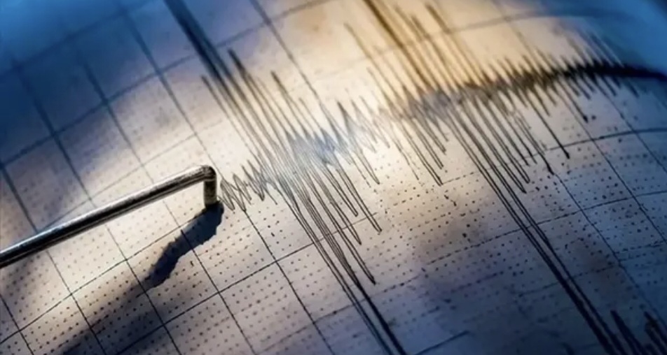 Adana’da 4.9 büyüklüğünde deprem paniği