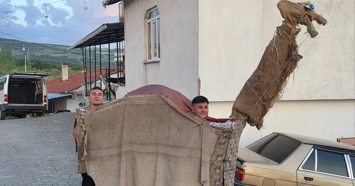 Kurban Bayramı’nın vazgeçilmezi. "Kukla Deve" geleneği asırlardır yaşatılıyor