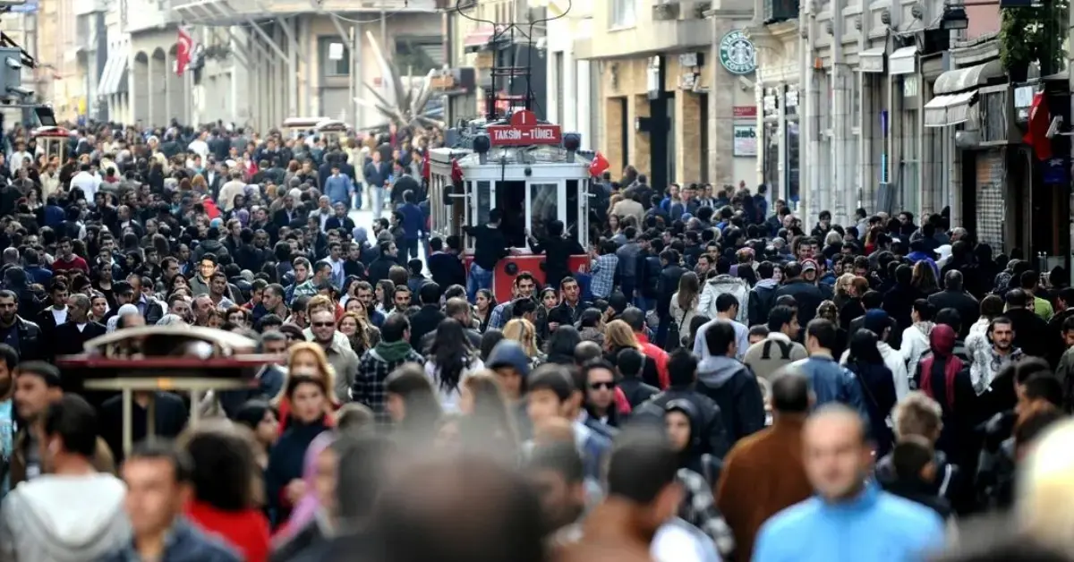 Türkiye’de genç nüfus oranı düşüşünü sürdürüyor