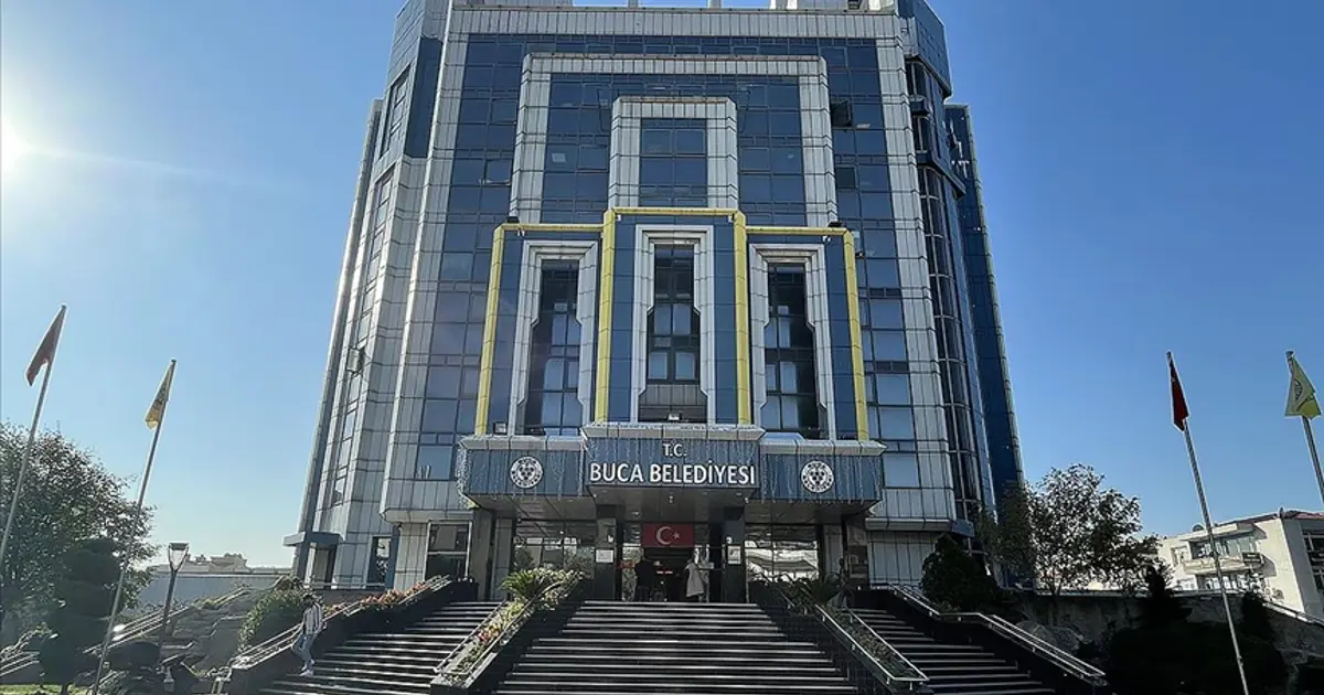 Buca Belediyesi’ne operasyonda gözaltı sayısı 54’e yükseldi